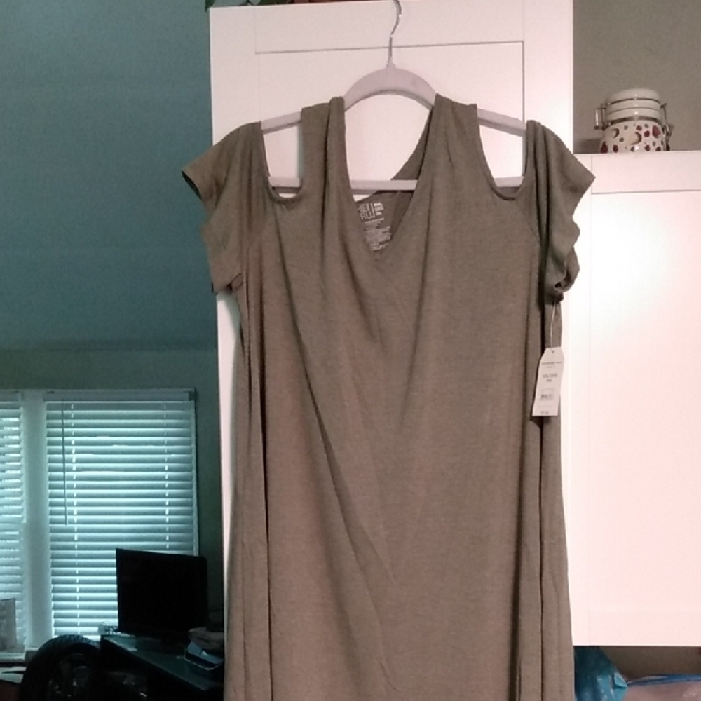 Time and Tru Gray Sheath Dress Sleeveless V-neck